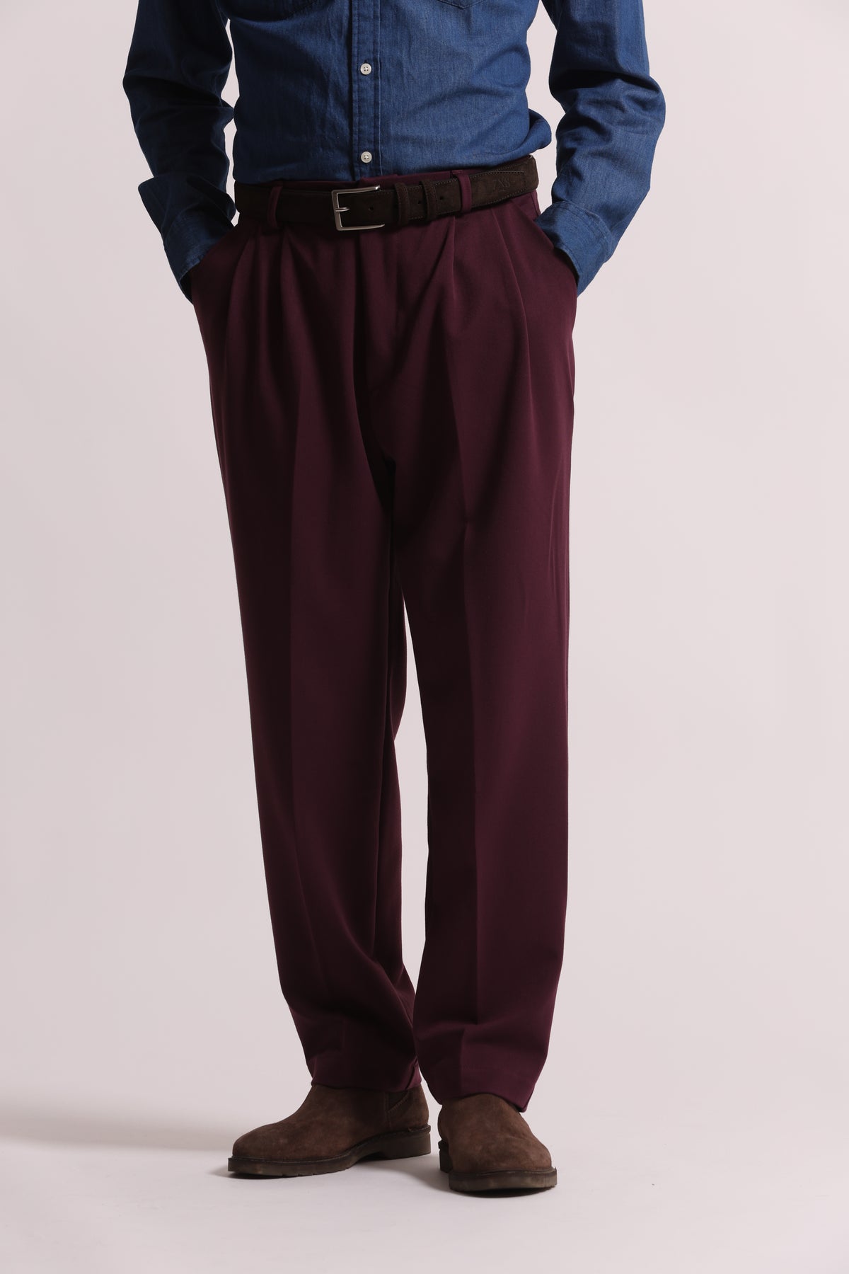 PANTALONI IN MANOLANA CON PINCES