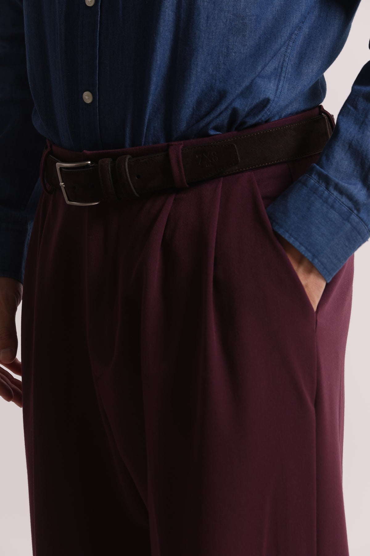 PANTALONI IN MANOLANA CON PINCES