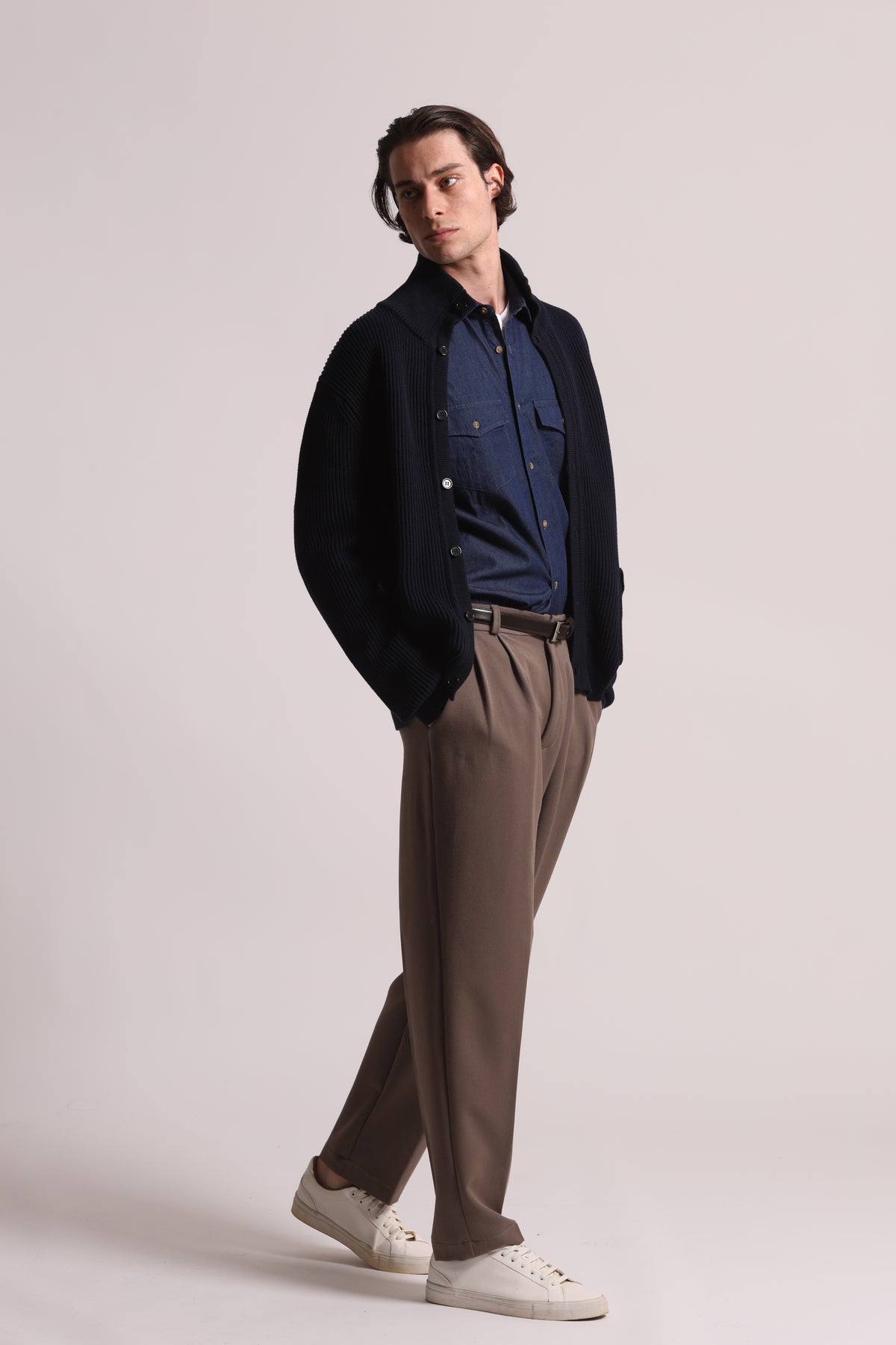 PANTALONI IN MANOLANA CON PINCES