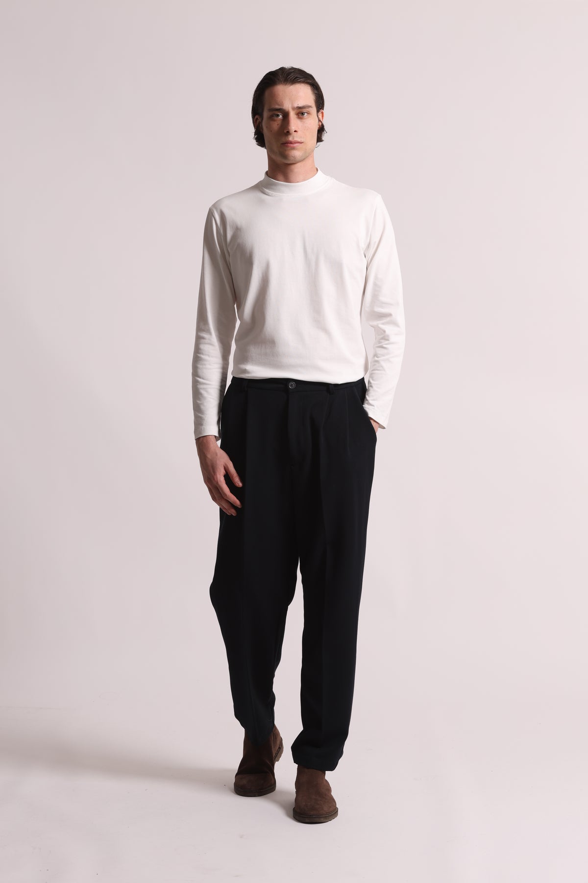 PANTALONI IN MANOLANA CON PINCES