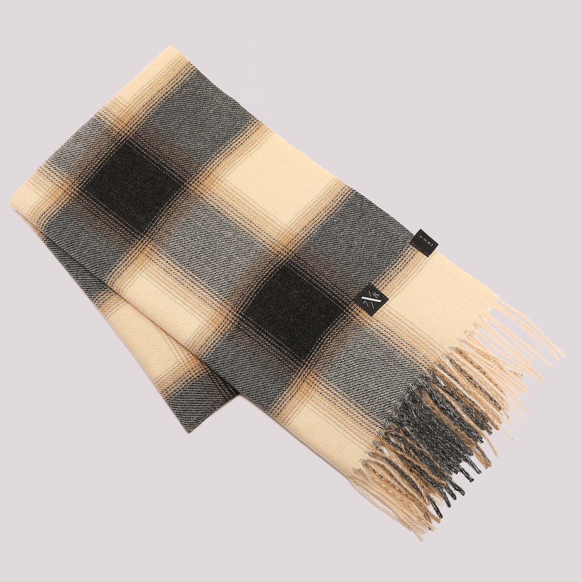 SCIARPA CON MOTIVO TARTAN E FRANGE