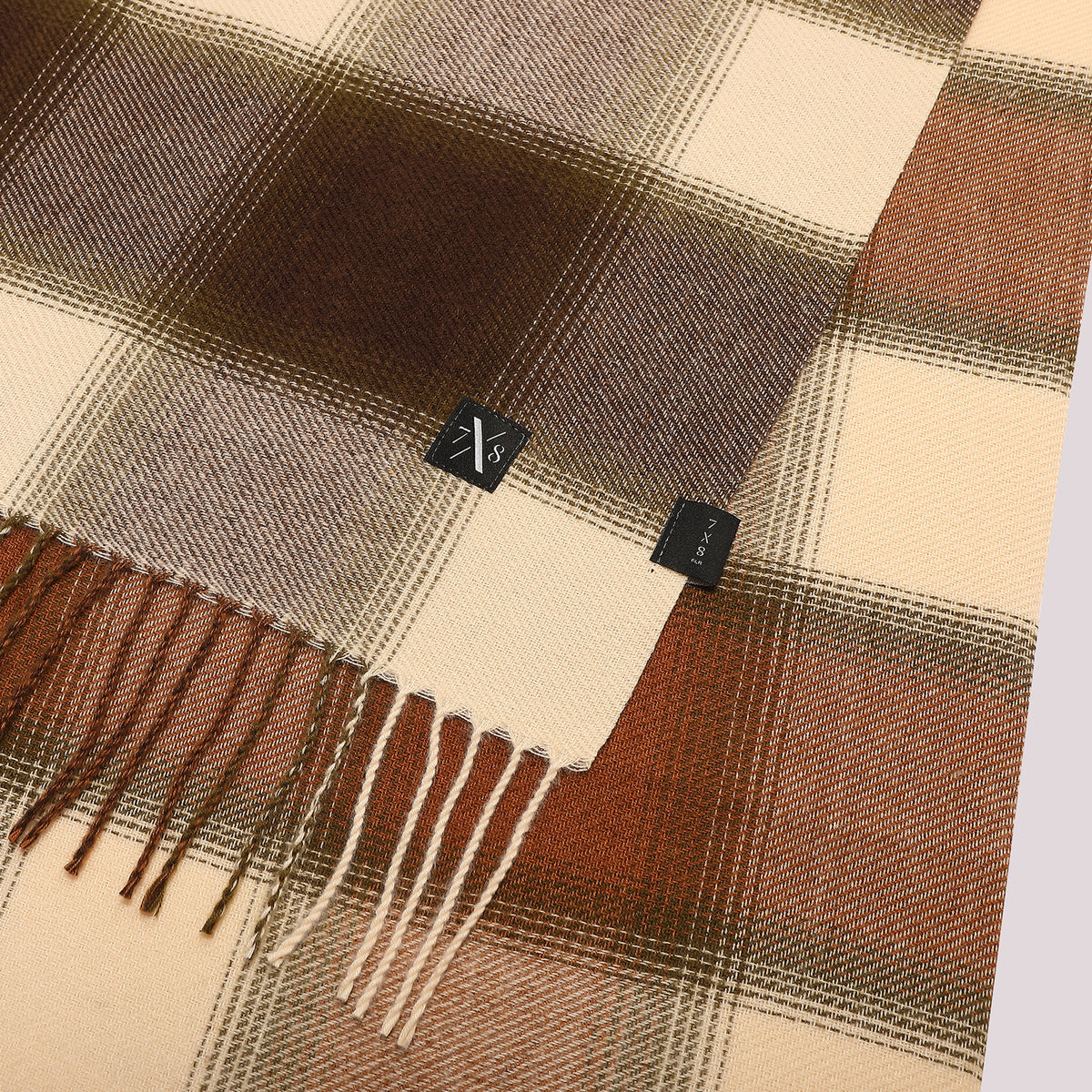 SCIARPA CON MOTIVO TARTAN E FRANGE