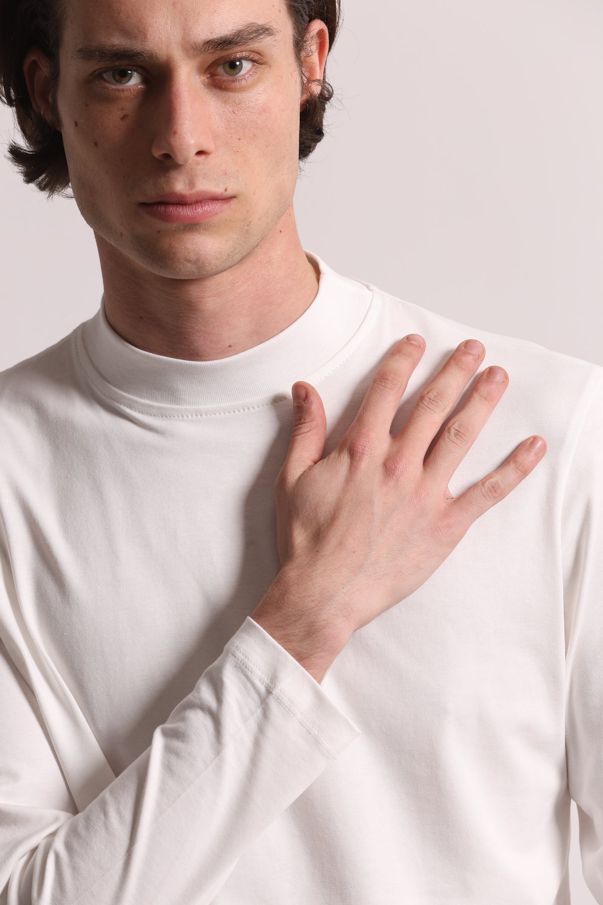 T-SHIRT A MEZZO COLLO IN COTONE