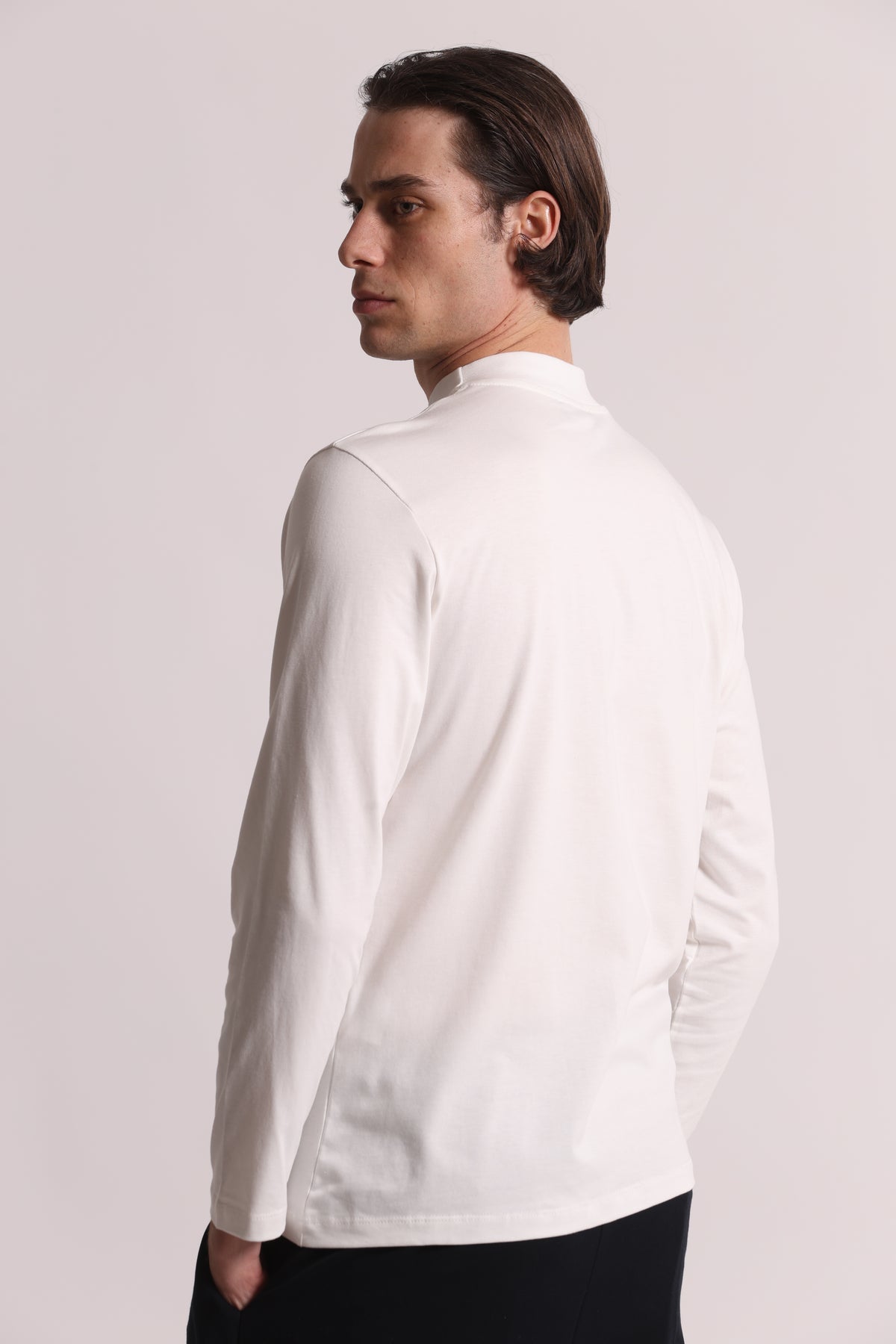 T-SHIRT A MEZZO COLLO IN COTONE