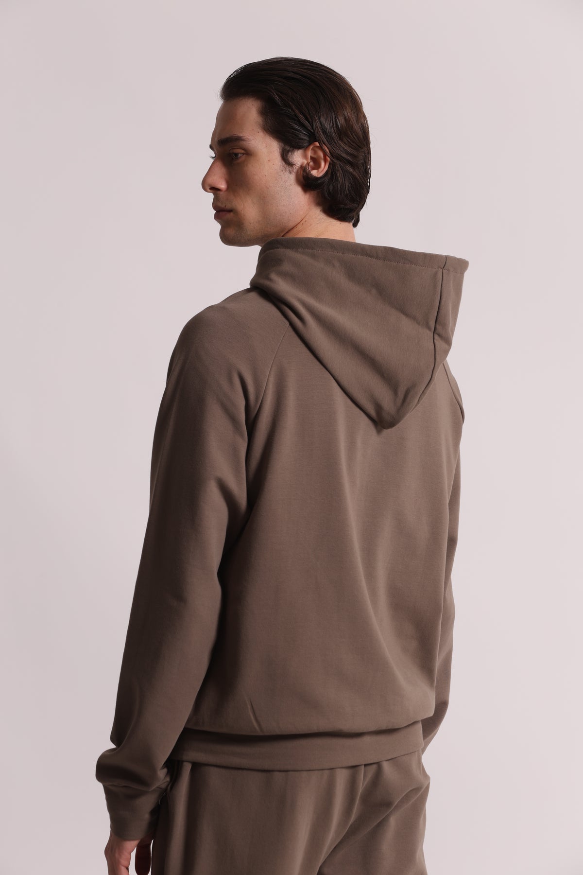 FELPA CON ZIP E CAPPUCCIO