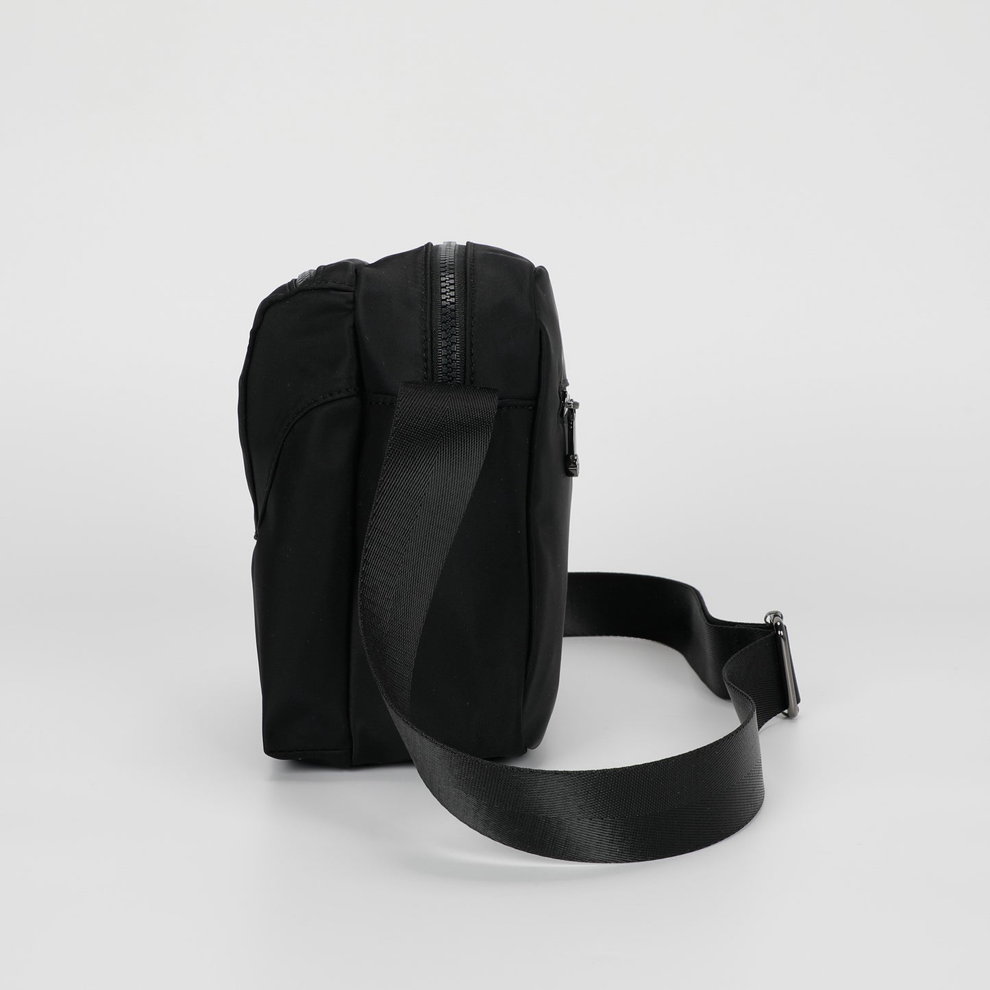 BORSA A TRACOLLA IN TESSUTO TECNICO SOFT