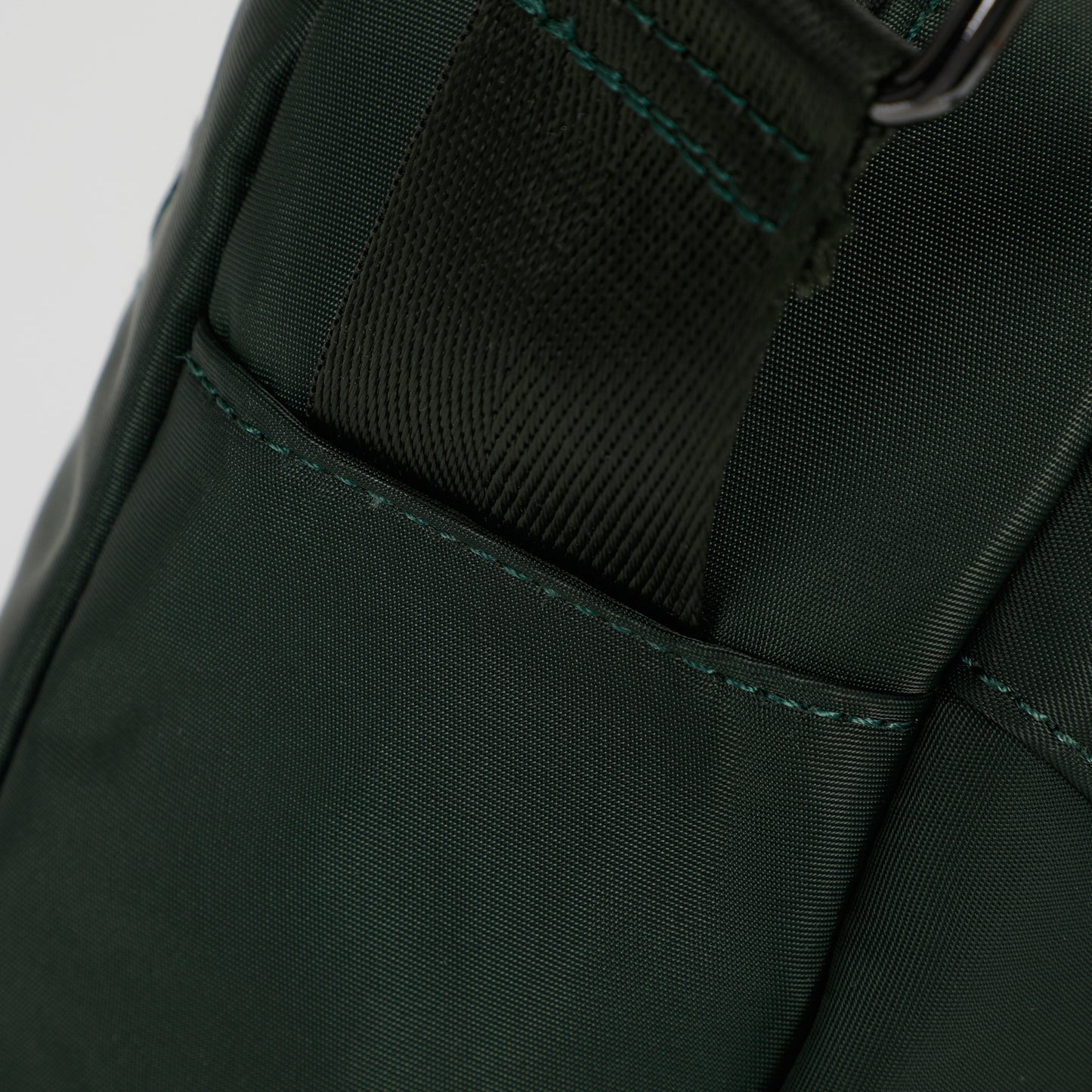 BORSA A TRACOLLA IN TESSUTO TECNICO SOFT