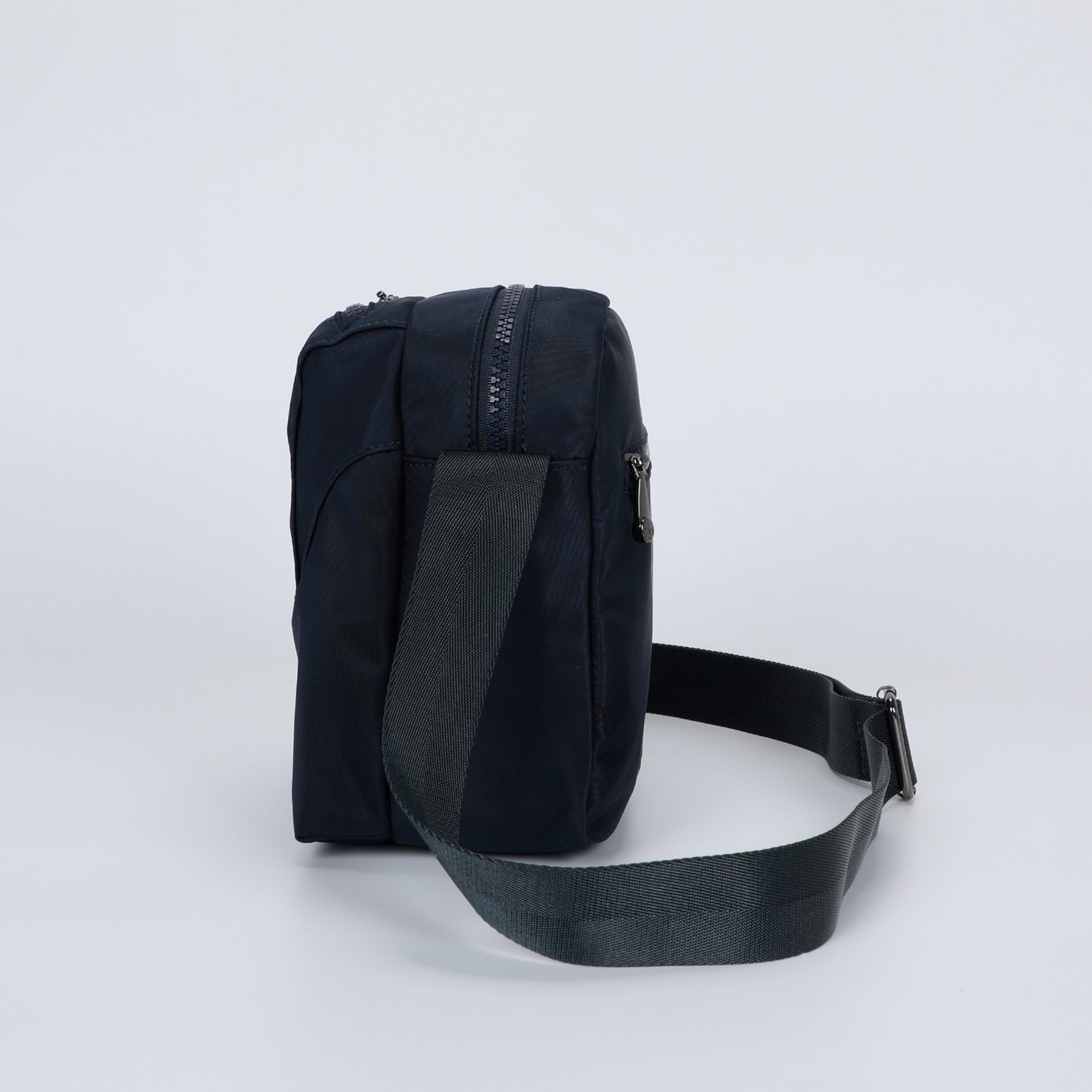 BORSA A TRACOLLA IN TESSUTO TECNICO SOFT
