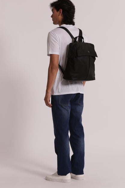 ZAINO IN NYLON CON TASCHE