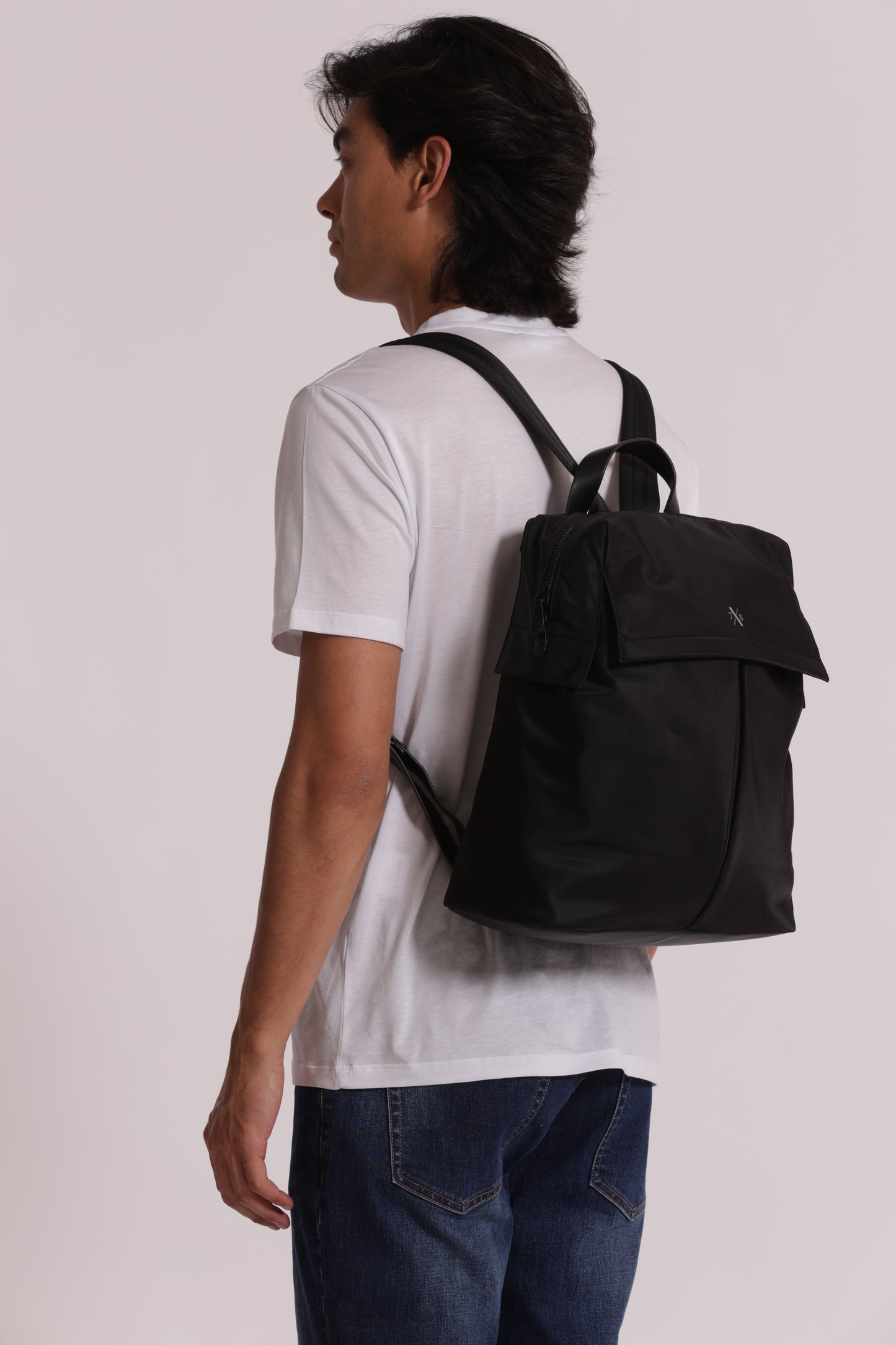 ZAINO IN NYLON CON TASCHE