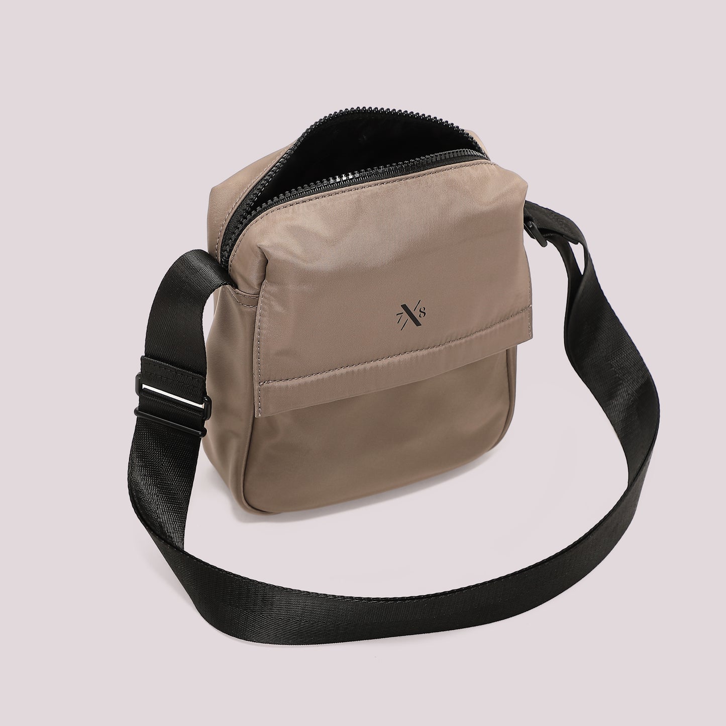 BORSA A TRACOLLA IN NYLON CON PATTA