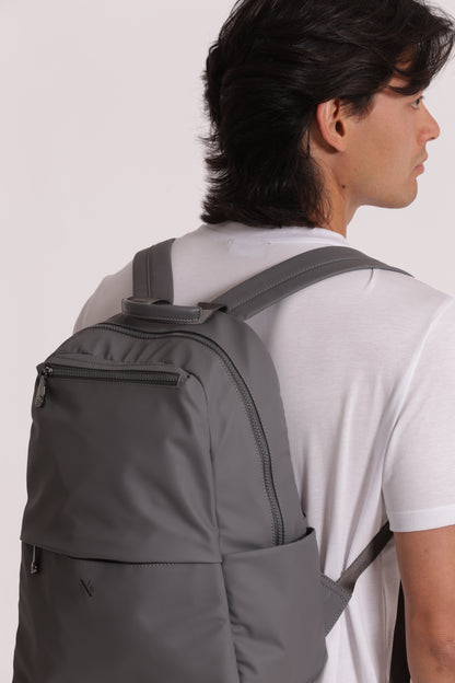 ZAINO GOMMATO IN TINTA UNITA