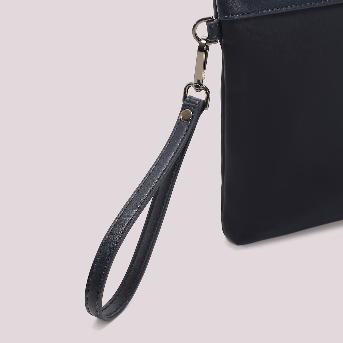 POCHETTE IN NYLON IN TINTA UNITA